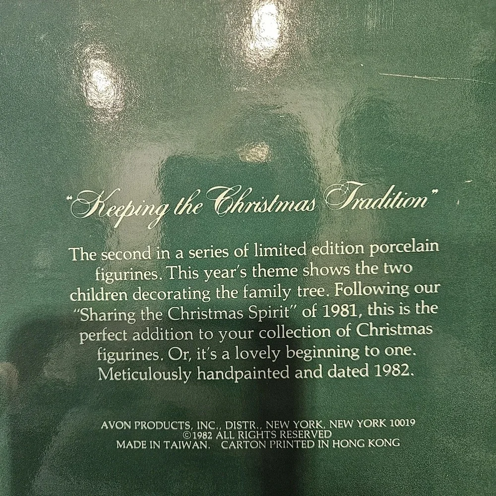 Avon 1982 Christmas Memories 